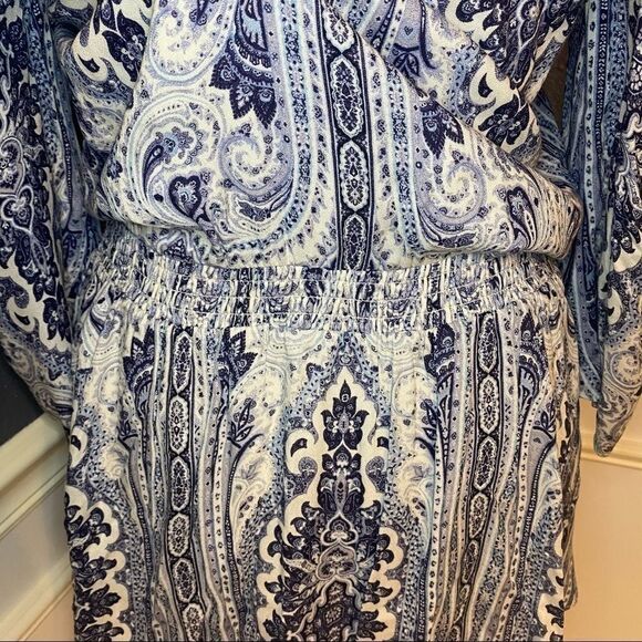 Alice + Olivia Jolene Cold Shoulder Smocked Dress - Picture 13 of 14